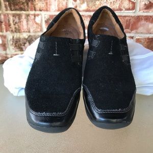 Naturalizer black slip on walking shoe size 7.5M
